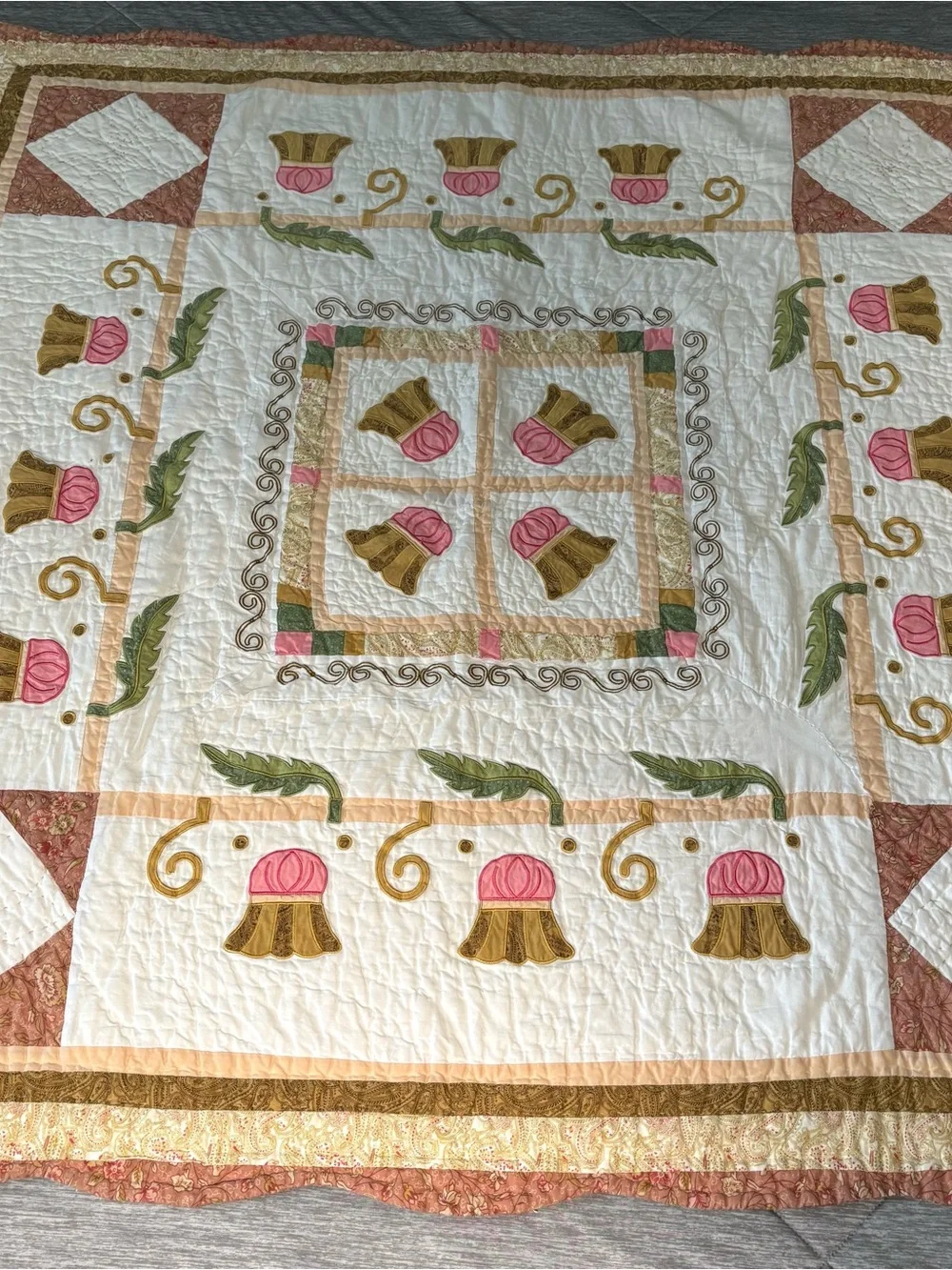 Vtg Appliqué Patchwork Quilt-Floral Tulip Basket Motif By French Tassel 50x50”